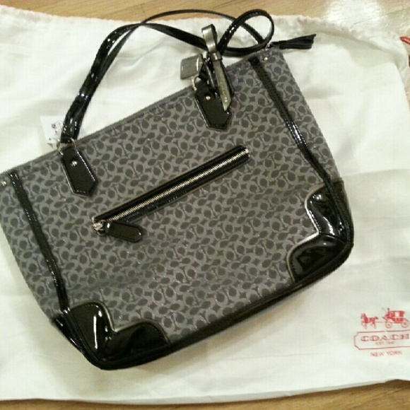 Nwt coach purse