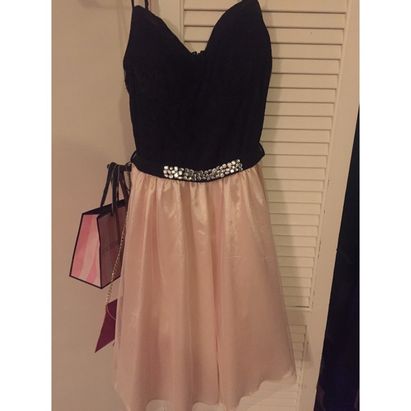 Prom dress! Needs to be sold