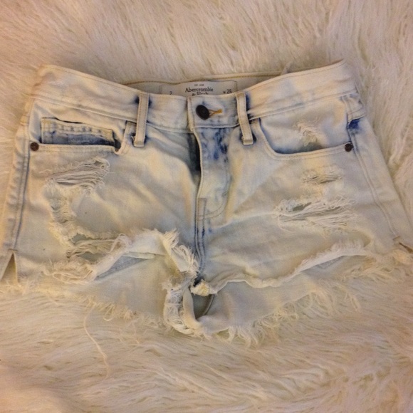 Acid wash ripped jean shorts