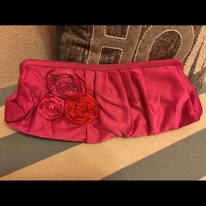 Express fuchsia clutch