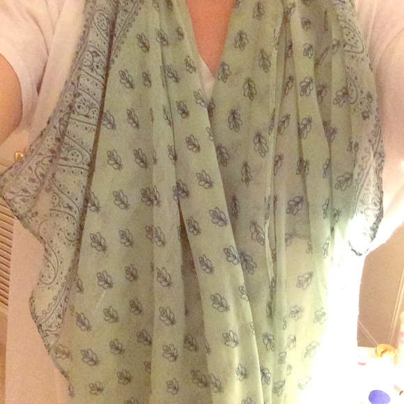 LOFT Accessories - Beautiful mint and navy scarf ✨💖