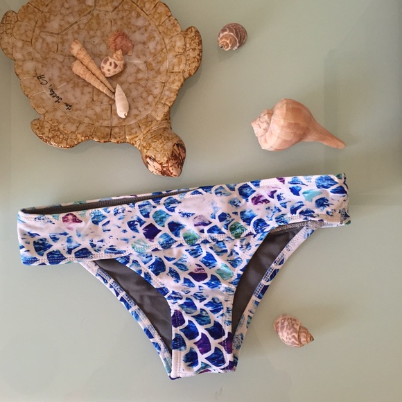 Jolyn mermaid print Casey bikini bottoms