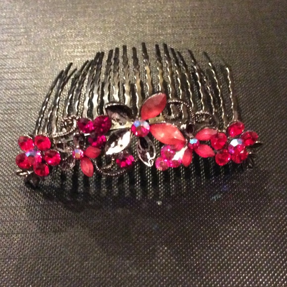 BEAUTIFUL COMB JULEP NAIL POLISH INCLUDED! - Picture 3 of 4