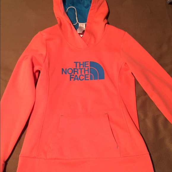 Size small north face hoodie