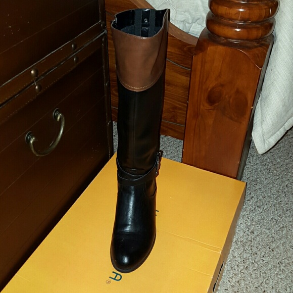 Boots - Picture 2 of 4