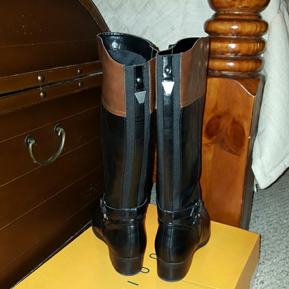 Boots - Picture 4 of 4