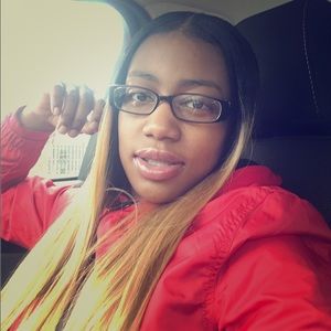 Meet your Posher, Alexis