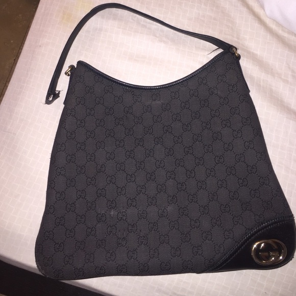 Authentic Gucci hobo Britt *broken strap