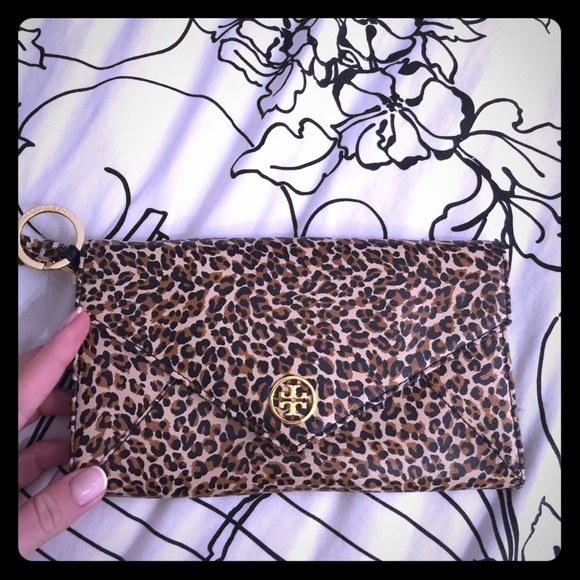 AUTHENTIC* TORY BURCH WRISTLET