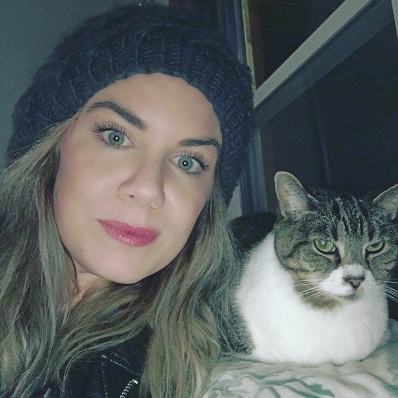 Meet your Posher, Randi - Picture 1 of 1