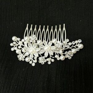 Clearance!!! Pearl and Crystal Flower Comb