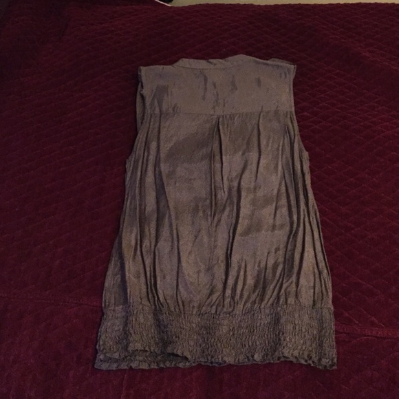 Top - Picture 2 of 3