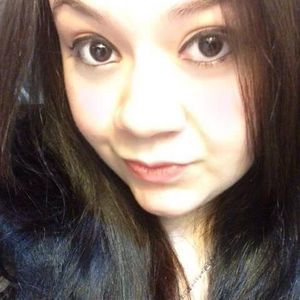 Meet your Posher, Denise