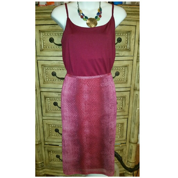 Express skirt, snakeskin print, burgundy, medium