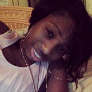 Meet your Posher, Aqasha