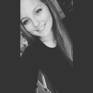 Meet your Posher, Caitlyn