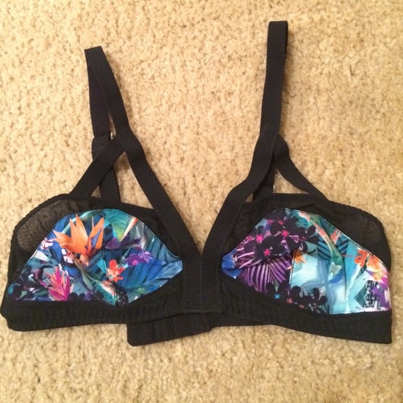 Bathing suit/ bra top