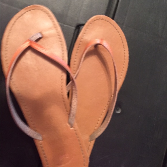 Leather flip flops