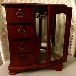 👗 Closet Clean out Sale 👗Beautiful Jewelry Box