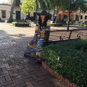 Meet your Posher, Raquel