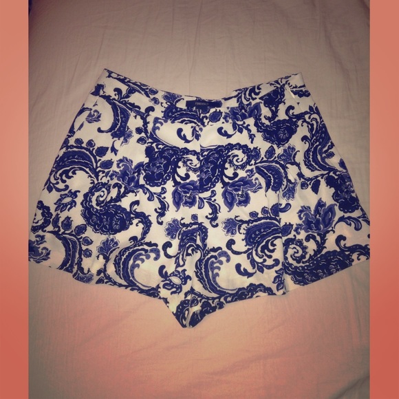 Floral Shorts 💙