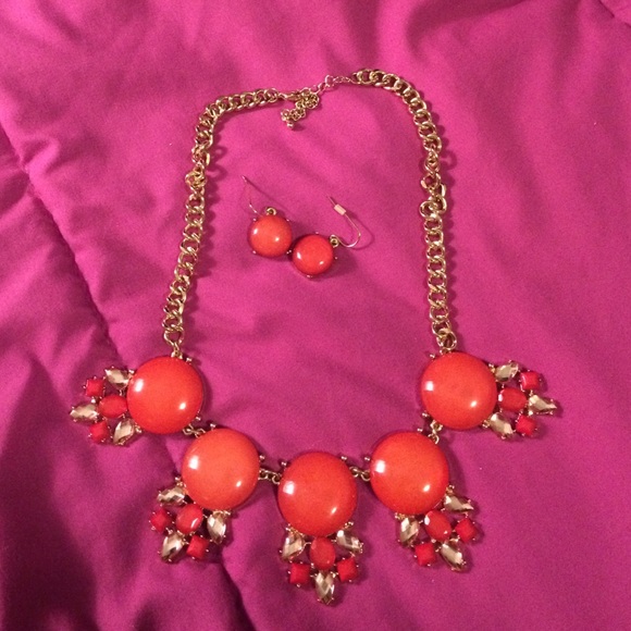 Statement necklace!