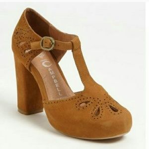 Jeffrey Campbell Maisie Pump in Cognac Suede