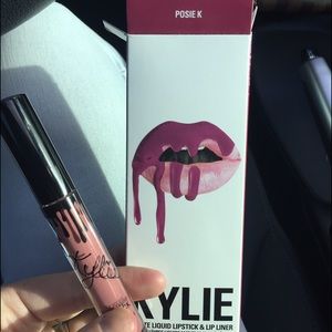 Kylie lip kit in Posie K