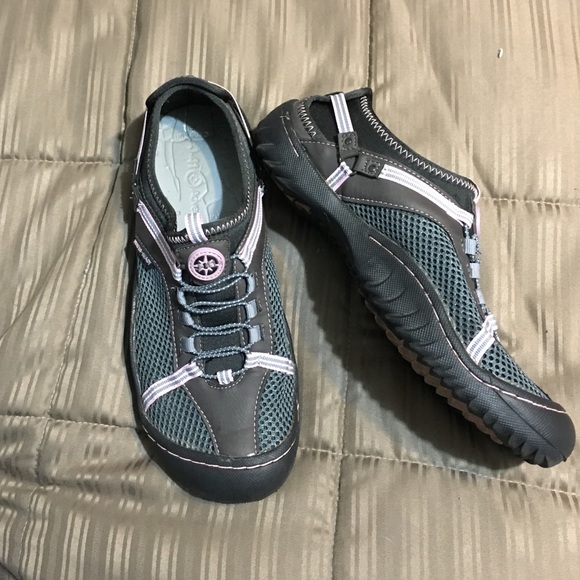 Sneaker - Picture 1 of 1