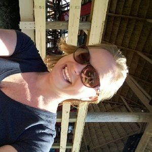 Meet your Posher, Holly