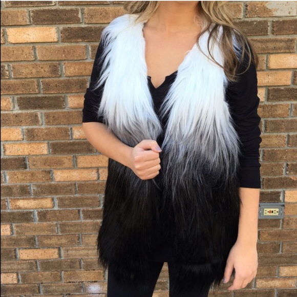 Kensie Jackets & Blazers - Kensie two toned fur vest