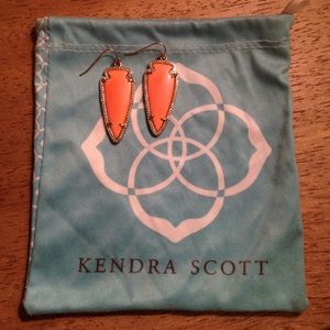Kendra Scott - Sky Earrings in Coral