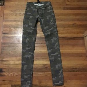 Skinny Camo pants