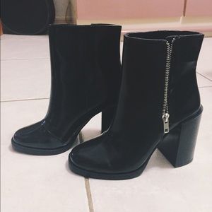 BRAND NEW FOREVER 21 BLACK BOOTS