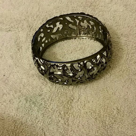 Silver bangle - Picture 3 of 3
