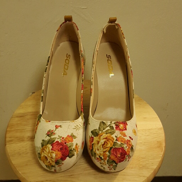 Floral Print Wedge Shoe