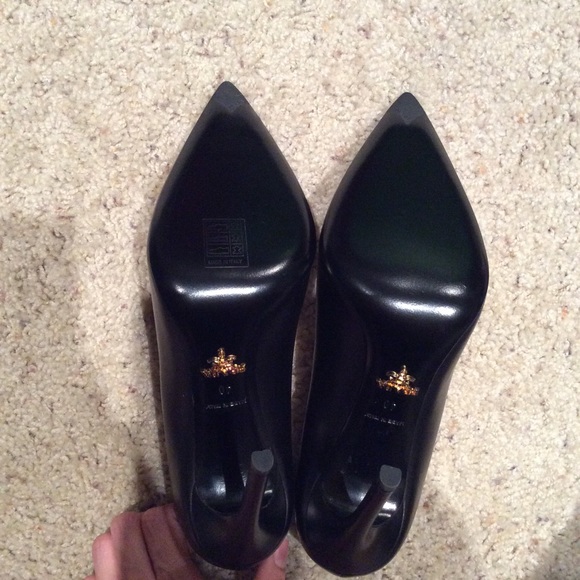 Brand new Prada heels - Picture 4 of 4