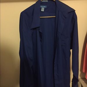 Men's dark blue button up.
