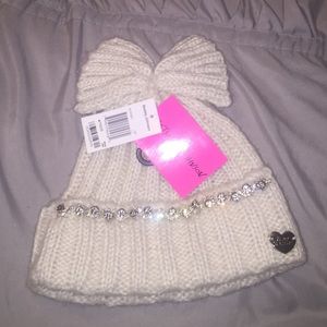 Brand new Betsey Johnson knit hat!