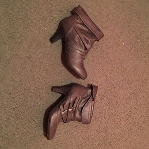 ✨Fairly new gray booties✨