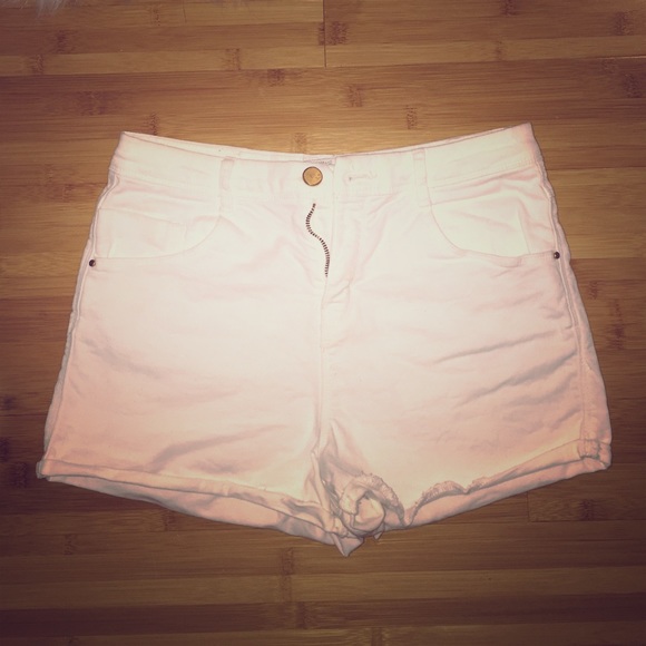 🤍Zara High Waisted White Denim Shorts