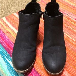 Black ankle booties!