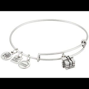 GIFT BOX CHARM ALEX AND ANI