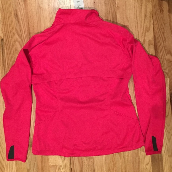 SOLD *NWT* Mountain Hardware Magenta Jacket - Picture 4 of 4