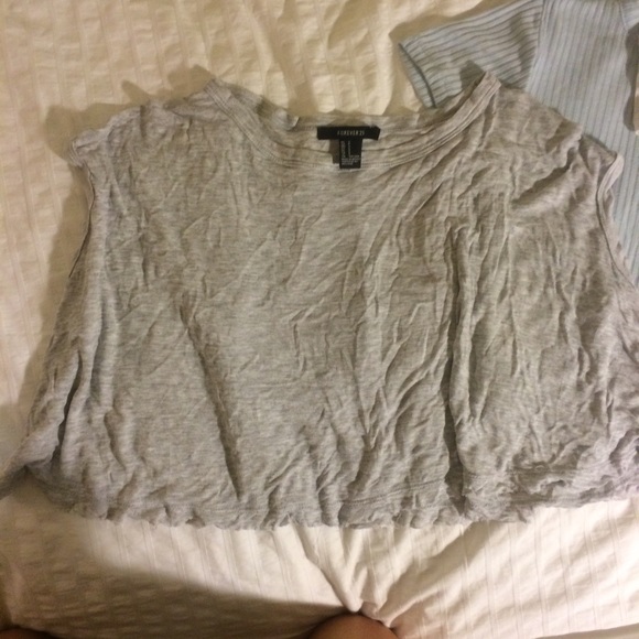 Crop top bundle - Picture 3 of 4