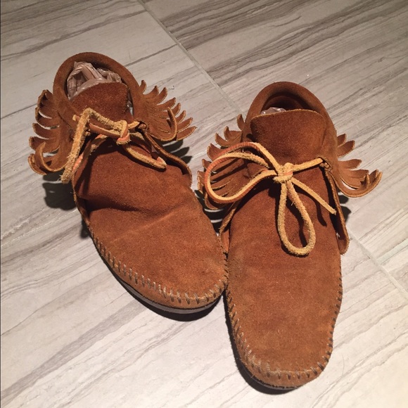 REAL Hide Minnetonka Fringe Moccasins