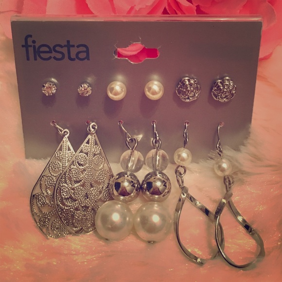 💕Fun stud and dangling earrings🎀