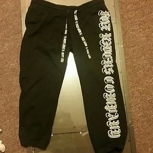 Fox Capri length sweat pants