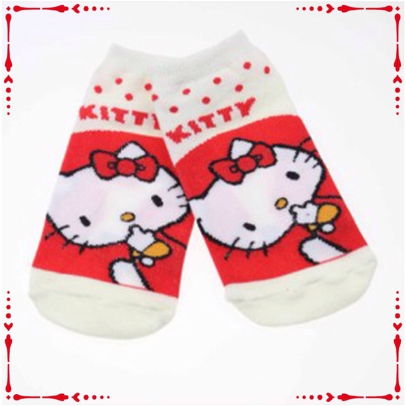 🌹FREE WITH PURCHASE🌹NWOT Hello Kitty Ankle Socks