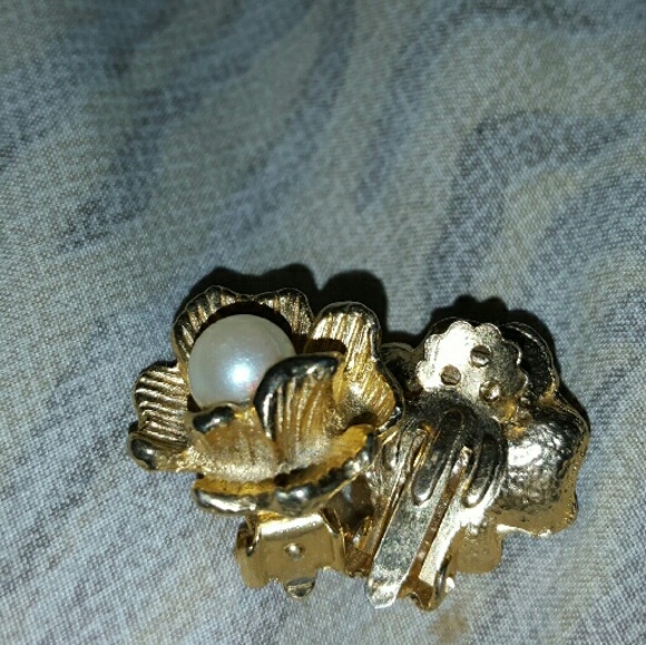 Gold with pearl inset flower clip on earrings